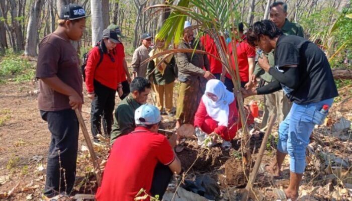 RHL di KTH Makmur Tambak Ukir Libatkan 450 Siswa SMK Negeri 1 Kendit